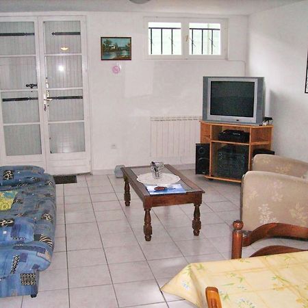 Appartement Charmant A Breuillet Avec Jardin Spacieux Exteriér fotografie