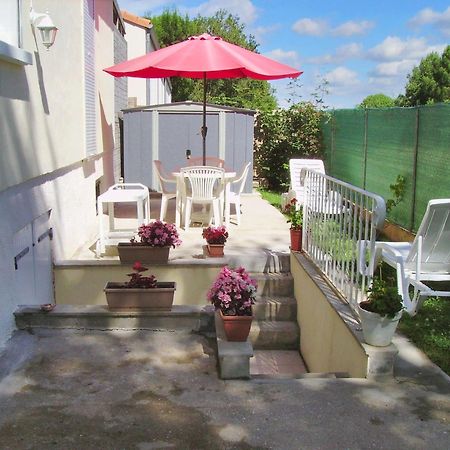 Appartement Charmant A Breuillet Avec Jardin Spacieux Exteriér fotografie