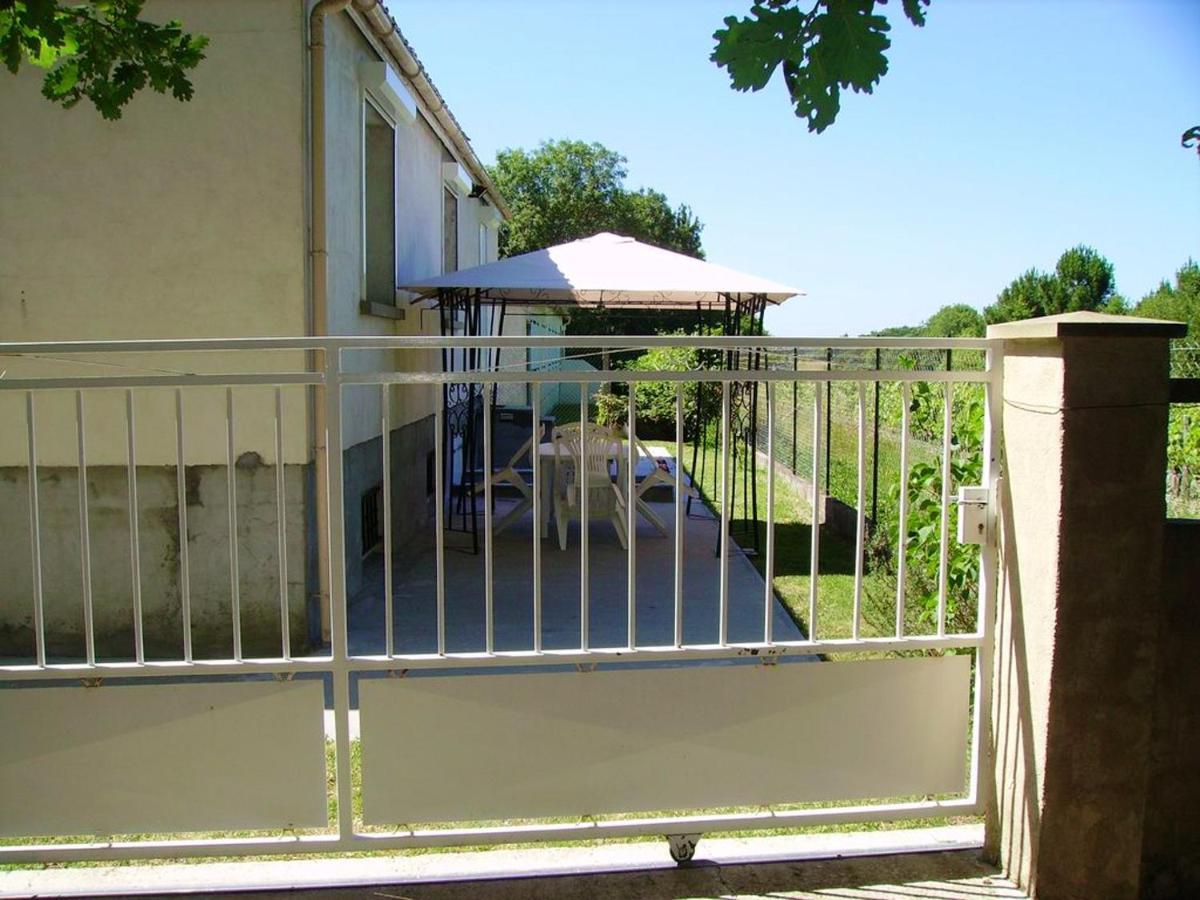 Appartement Charmant A Breuillet Avec Jardin Spacieux Exteriér fotografie